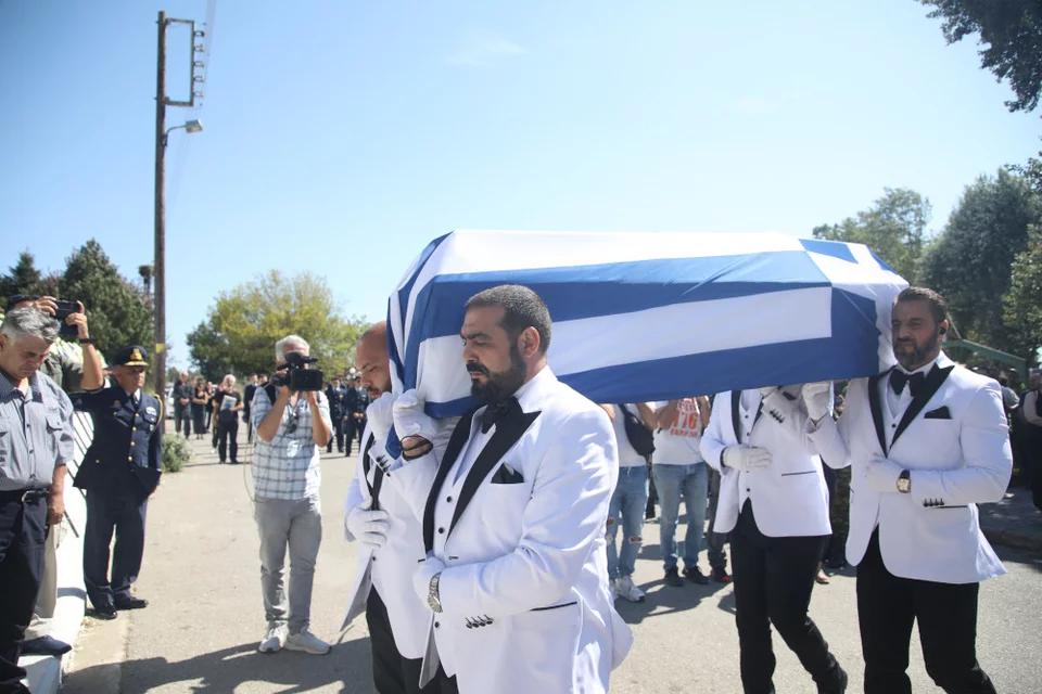 Ράγισαν καρδιές στην κηδεία του Ανθυποσμηναγού Περικλή Στεφανίδη