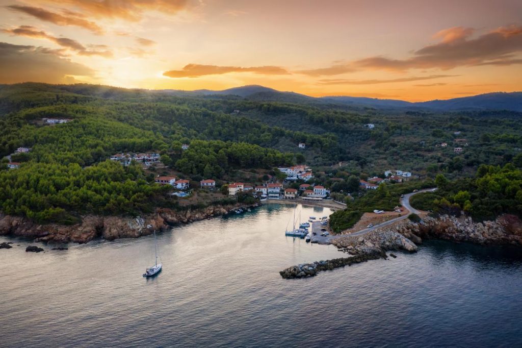 Πήλιο: Δύο γραφικά χωριά που συνδυάζουν βουνό και θάλασσα ιδανικά για τις καλοκαιρινές σας διακοπές