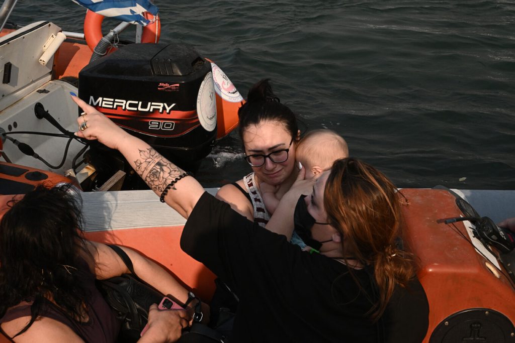 Ελέγχθηκε η 111 Πτέρυγα Μάχης – Επιστρέφουν σπίτια τους οι κάτοικοι της Νέας Αγχιάλου