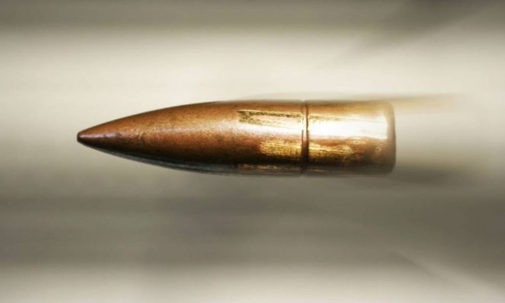 Πάλι «αδέσποτη» σφαίρα στα Άνω Λιόσια: Τραυματίστηκε άνδρας που καθόταν στο μπαλκόνι του σπιτιού του