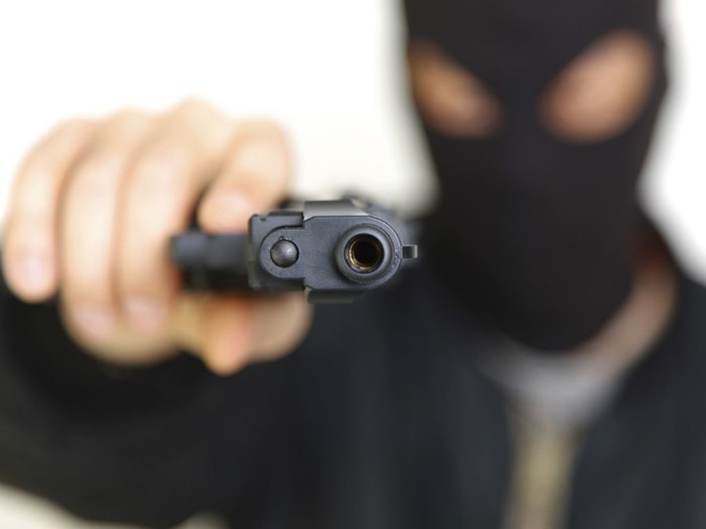 Ένοπλη ληστεία σε κατάστημα τυχερών παιχνιδιών στο Περιστέρι – Απείλησαν με όπλο τον υπάλληλο (βίντεο)