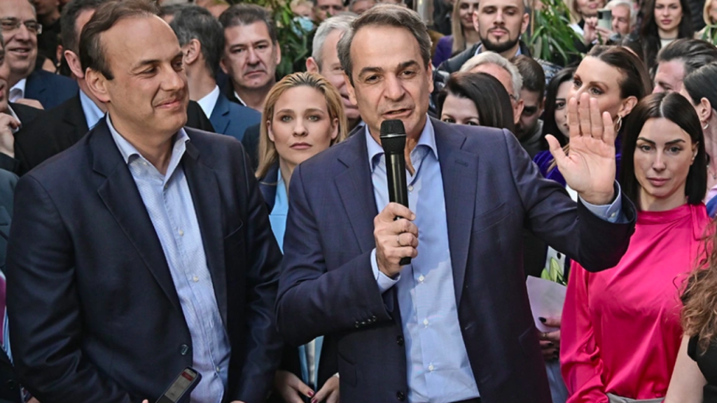 Στο Μαξίμου ψάχνουν τον αντικαταστάτη του Γ.Πατούλη: Συνάντηση Κ.Μητσοτάκη-Γ.Παπανικολάου (δήμαρχος Γλυφάδας) – Σκέψεις και για ΥΦΕΘΑ Ν.Χαρδαλιά