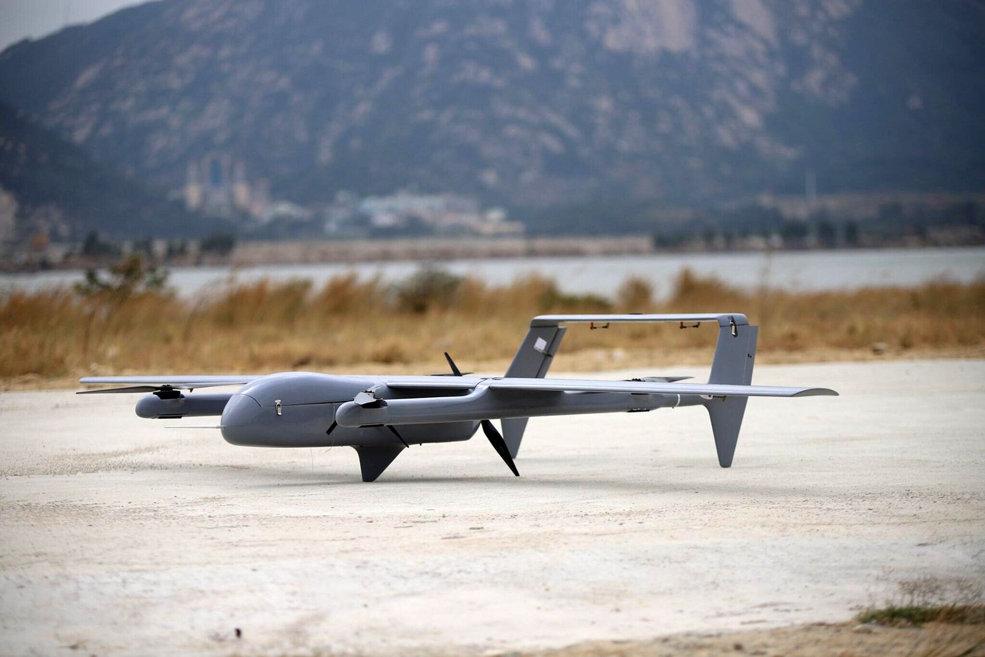 Νυχτερινή ουκρανική επίθεση με πέντε UAV κατά στην Κριμαία