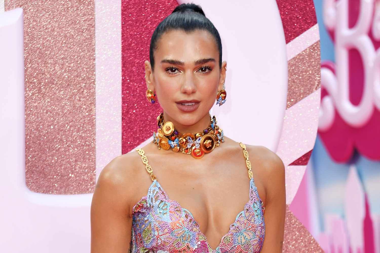 Dua Lipa: Πόζαρε με μικροσκοπικό μπικίνι και έβαλε «φωτιά» στο Instagram (φώτο)