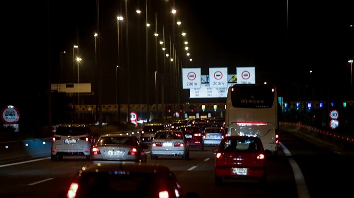 Στο «κόκκινο» η Λεωφόρος Λαυρίου προς την είσοδο της Αττικής Οδού λόγω ατυχήματος