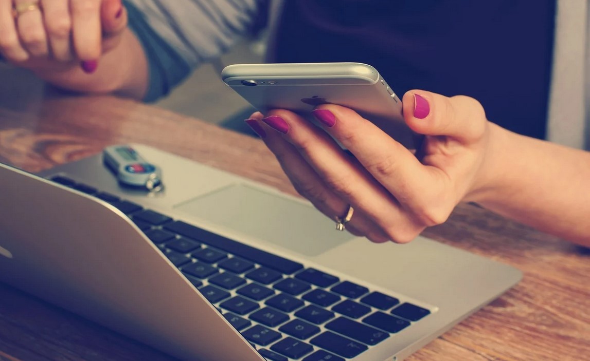 Στα «δίχτυα» της ΑΑΔΕ  e-shop με ρούχα και παπούτσια για φοροδιαφυγή 6 εκατ. ευρώ