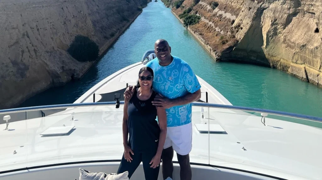 Ο Μάτζικ Τζόνσον πέρασε τον Ισθμό της Κορίνθου και εντυπωσιάστηκε – «Απίστευτο θέαμα»