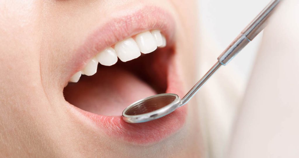 Αυτή η νόσος απειλεί όσους έχουν χάσει έστω και ένα δόντι