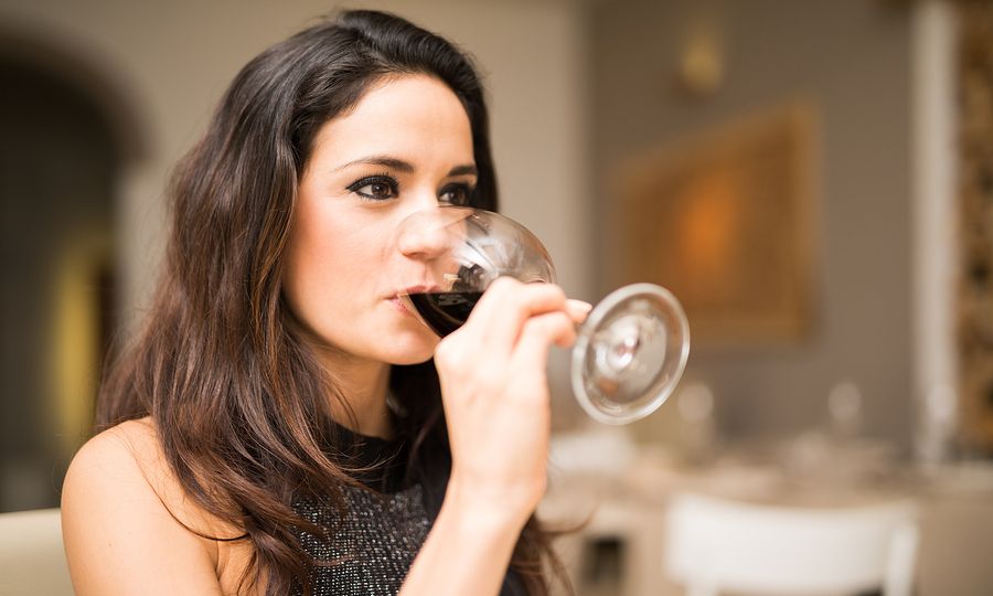 Νέα μελέτη: Επικίνδυνο το αλκοόλ στις γυναίκες – Προκαλεί νοσήματα με ταχύτερο ρυθμό απ’ ό,τι στους άνδρες