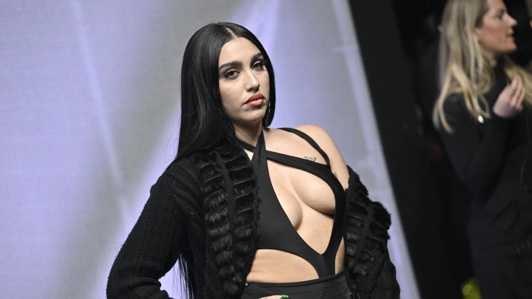 Λούρδη Λεόν: Η κόρη της Μαντόνα ποζάρει… χωρίς ρούχα «στα βήματα» της μητέρας της! (φωτο)