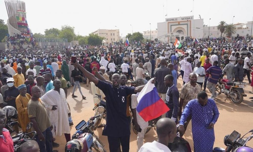 Γαλλία: Ξεκινά την απομάκρυνση Γάλλων και Ευρωπαίων πολιτών από τον Νίγηρα