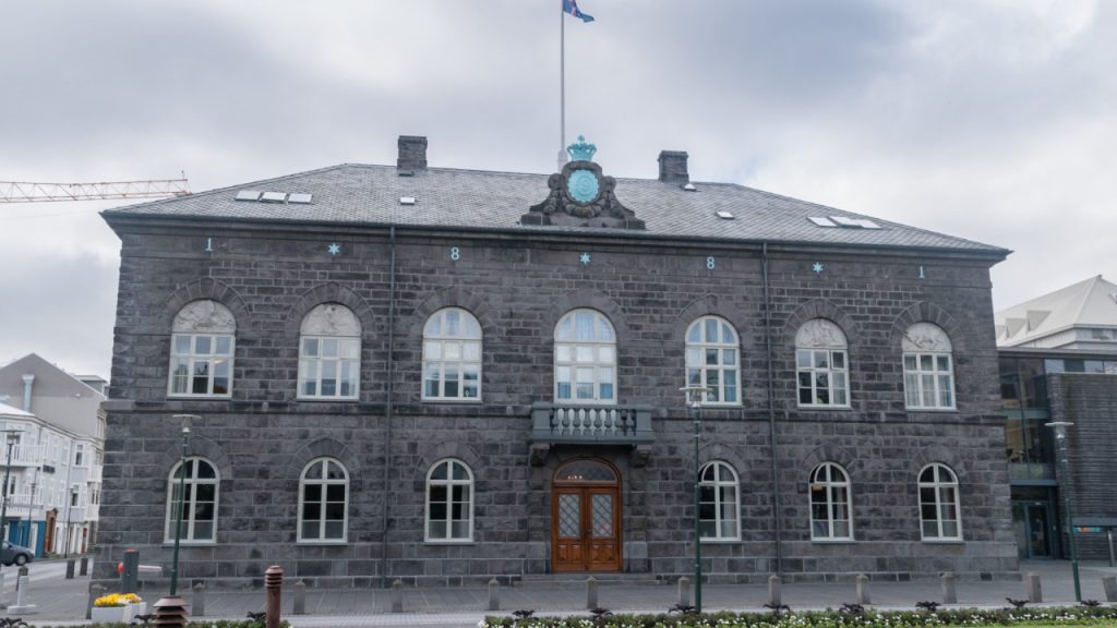 Η Ισλανδία έκλεισε την πρεσβεία της στη Μόσχα