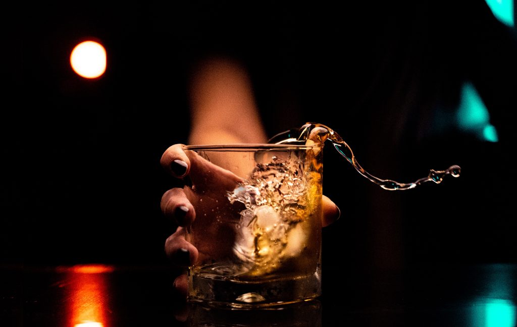 Αλκοόλ: Τα επτά προβλήματα που μπορεί να προκαλέσει στην υγεία