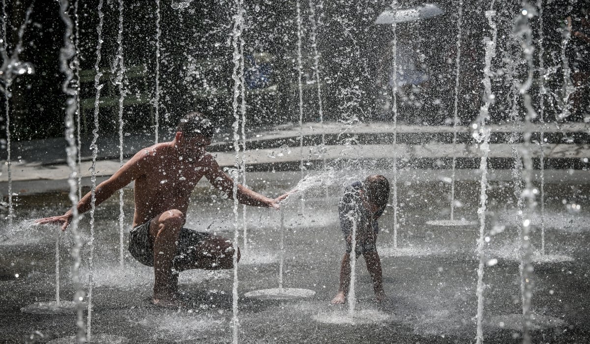 Έλληνες μετεωρολόγοι κατά Bloomberg: «Δεν προκύπτει από πουθενά η “έκρηξη” της θερμοκρασίας μετά το Δεκαπενταύγουστο»