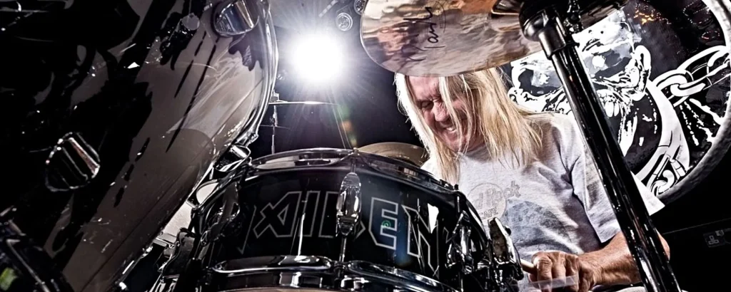 Nicko McBrain: Ο ντράμερ των Iron Maiden υπέστη εγκεφαλικό
