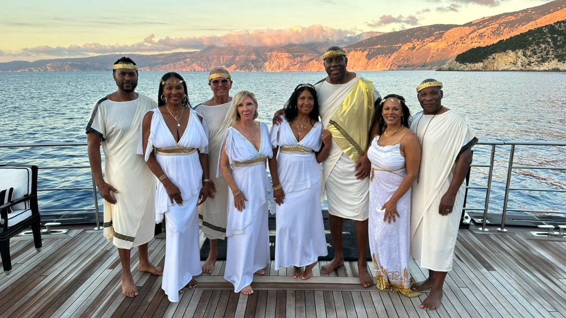 Μάτζικ Τζόνσον: Εμφανίστηκε ως «Έλληνας θεός» στην Κεφαλονιά (φωτο)