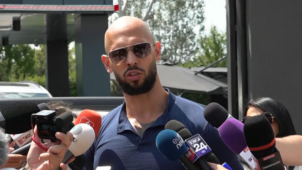 Αφέθηκε ελεύθερος ο Άντριου Τέιτ – Ήρθη ο κατ’ οίκον περιορισμός του