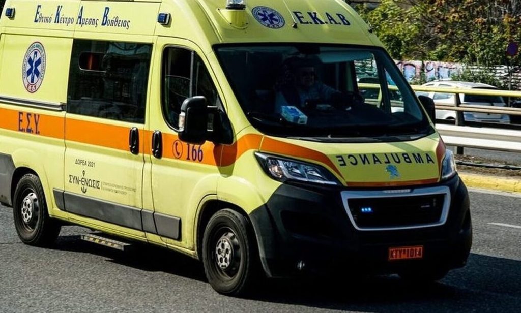 Τροχαίο ατύχημα στο Φάληρο – ΙΧ συγκρούστηκε με λεωφορείο του ΟΑΣΑ