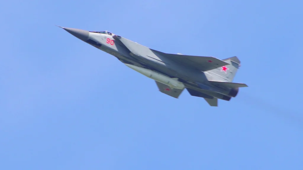 Μαζικές ρωσικές πυραυλικές επιθέσεις με Kinzhal  και Kalibr σε Χμελνίτσι, Ζιτομίρ και Πολτάβα στην Ουκρανία