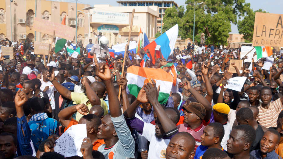 Γαλλία: Στηρίζει την ECOWAS για να αποτύχει το πραξικόπημα στον Νίγηρα