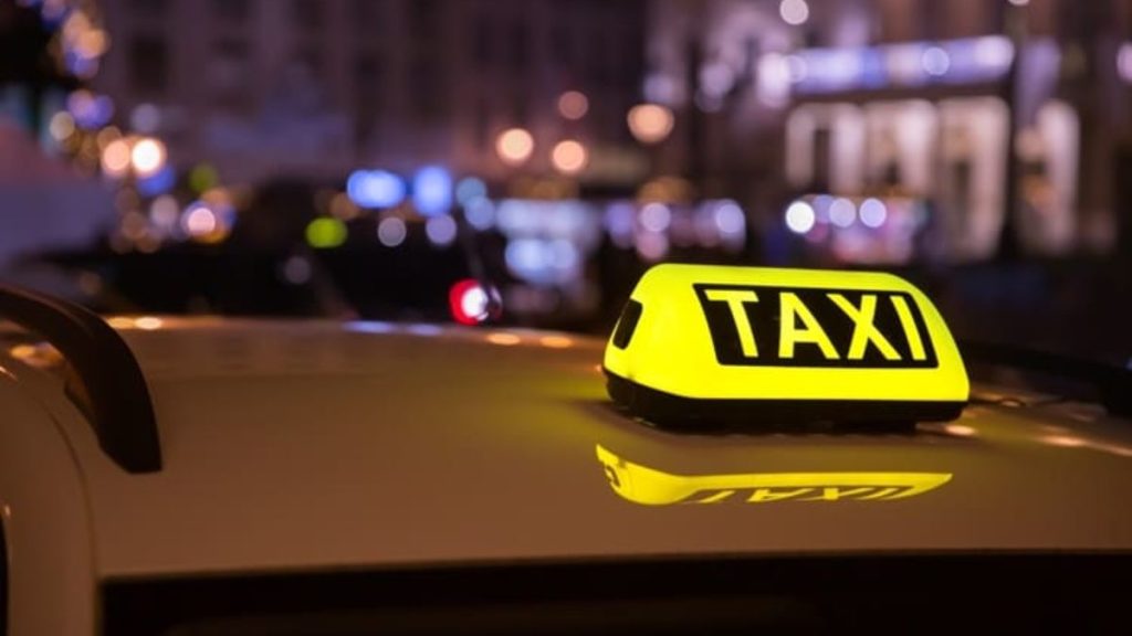 Σύρος: Συνελήφθη αλλοδαπός οδηγός ταξί που θώπευσε 54χρονη πελάτισσα