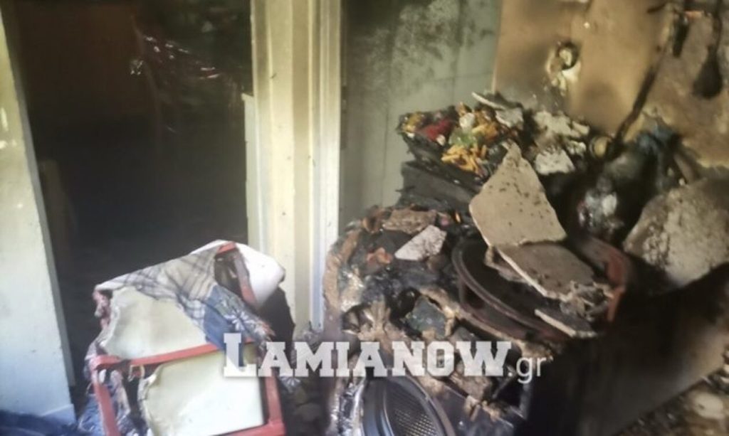 Στυλίδα: Οι ανεξέλεγκτες φλόγες κατέστρεψαν ολοσχερώς κουζίνα σπιτιού – Δείτε φωτογραφίες