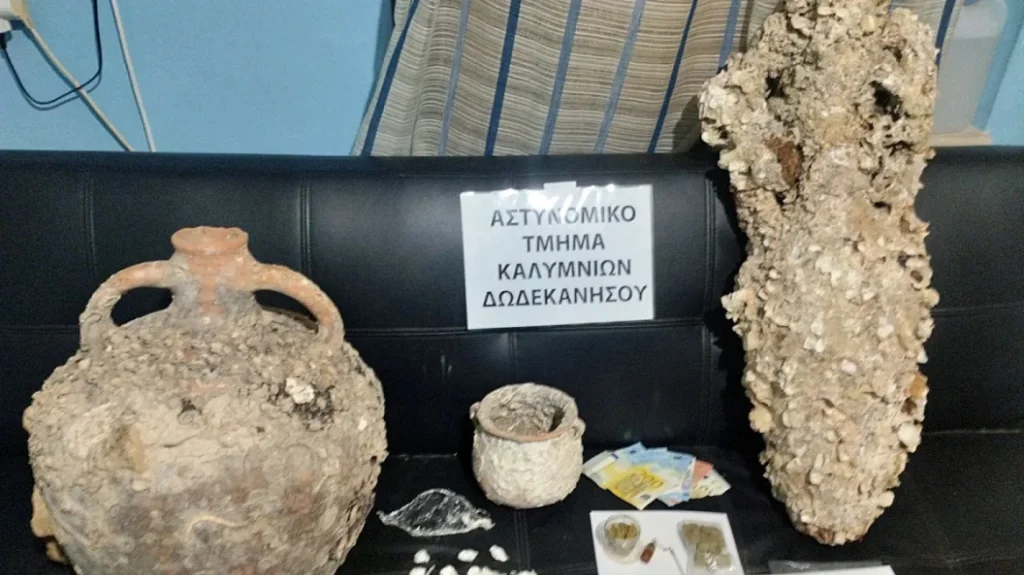 Κάλυμνος: Βρέθηκαν αρχαία στο σπίτι αλλοδαπών που συνελήφθησαν για διακίνηση ναρκωτικών