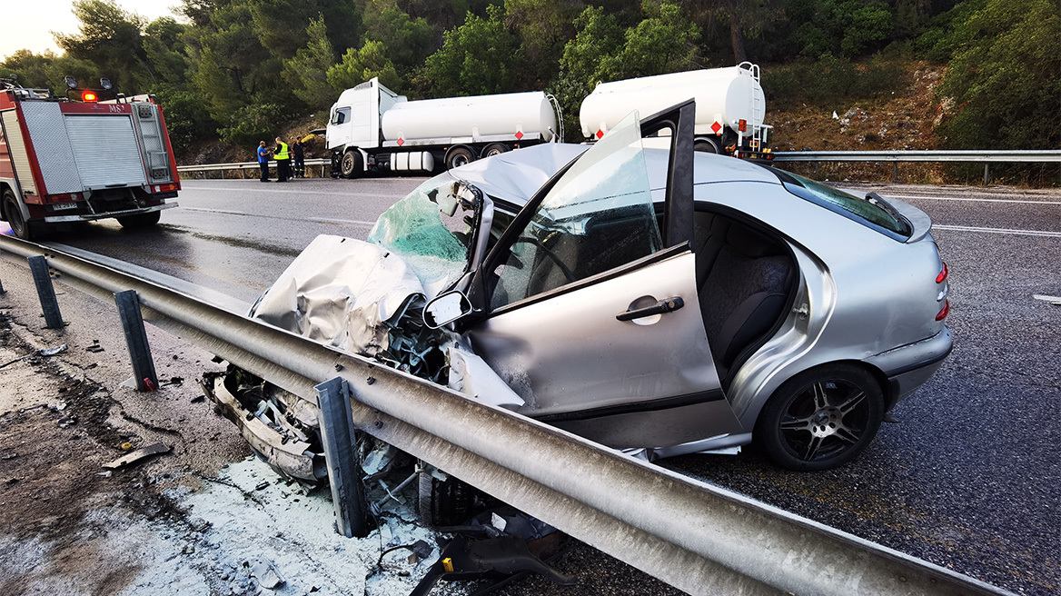 20χρονος νεκρός σε μετωπική σύγκρουση οχημάτων στην Ε.Ο. Αθηνών Θεσσαλονίκης