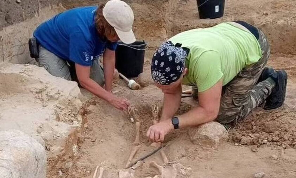 Πολωνία: Αρχαιολόγοι ανακάλυψαν το σκελετό παιδιού «βρικόλακα» από τον 17ο αιώνα – Ήταν δεμένο με λουκέτο (φώτο)