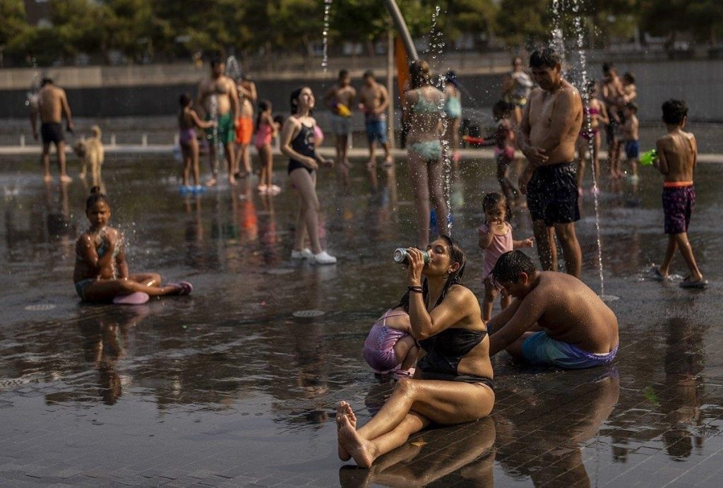 Η Ισπανία ετοιμάζεται για τρίτο κύμα καύσωνα – Υπό έλεγχο οι τρεις μεγάλες πυρκαγιές