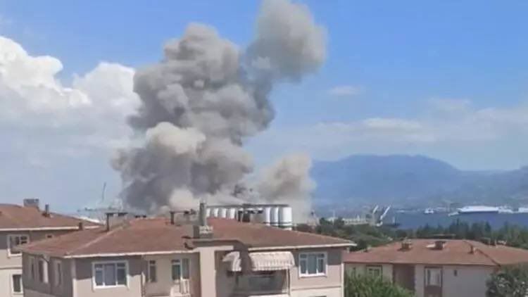 «Περίεργη» έκρηξη σε αποθήκες στην Τουρκία – Την ώρα που πλοίο αγόραζε σιτάρι (βίντεο)