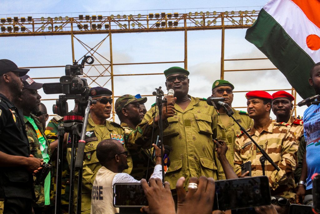 ΗΠΑ: «Το στρατιωτικό πραξικόπημα στον Νίγηρα είναι ακόμη εφικτό να τερματιστεί με διπλωματικά μέσα»