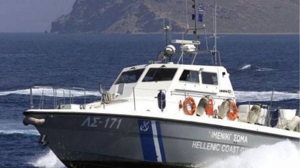 Λεωνίδιο: Σκάφος έπλεε ακυβέρνητο λόγω μηχανικής βλάβης – Σώοι οι δύο επιβαίνοντες