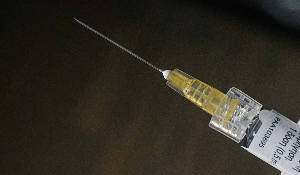 Άγνωστοι εισέβαλαν σε ζαχαροπλαστείο της Θεσσαλονίκης και με την απειλή σύριγγας άρπαξαν χρήματα