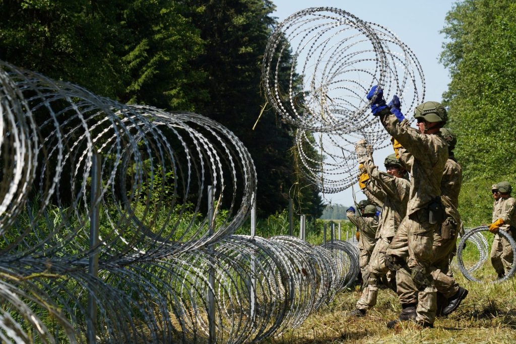 Η Πολωνία αναπτύσσει επιπλέον 2.000 στρατιώτες στα ανατολικά σύνορα με Λευκορωσία