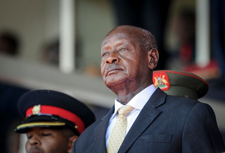 Ο πρόεδρος της Ουγκάντας επικρίνει την Παγκόσμια Τράπεζα που του «ασκεί πίεση» για το νόμο κατά των ομοφυλόφιλων