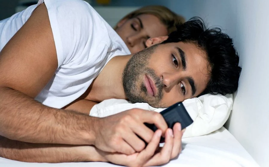 Αυτά είναι τα τρία ζώδια που είναι πιο πιθανό να… φλερτάρουν κρυφά ενώ είναι σε σχέση