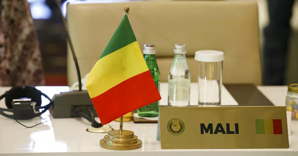 Η Γαλλία και το Μάλι ανέστειλαν την έκδοση βίζας και διακόπτουν κάθε σχέση μεταξύ τους