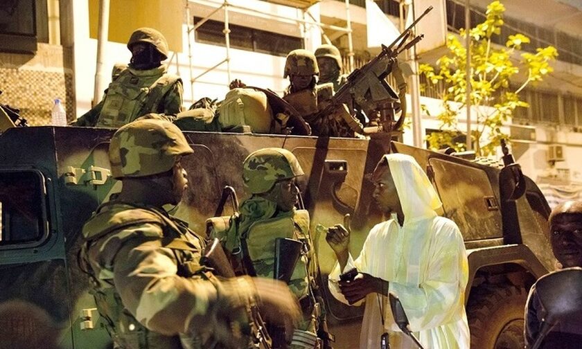 Η Γαλλία στηρίζει μια ενδεχόμενη στρατιωτική επιλογή στον Νίγηρα