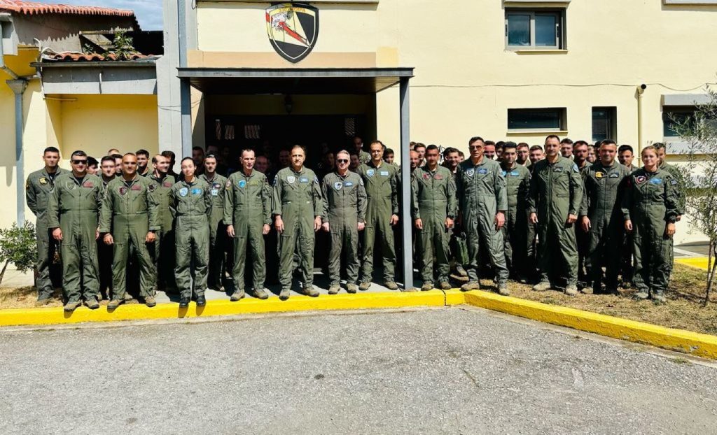 Ο αρχηγός ΓΕΑ επισκέφτηκε τη Νέα Αγχίαλο δέκα ημέρες μετά τις εκρήξεις (φώτο)