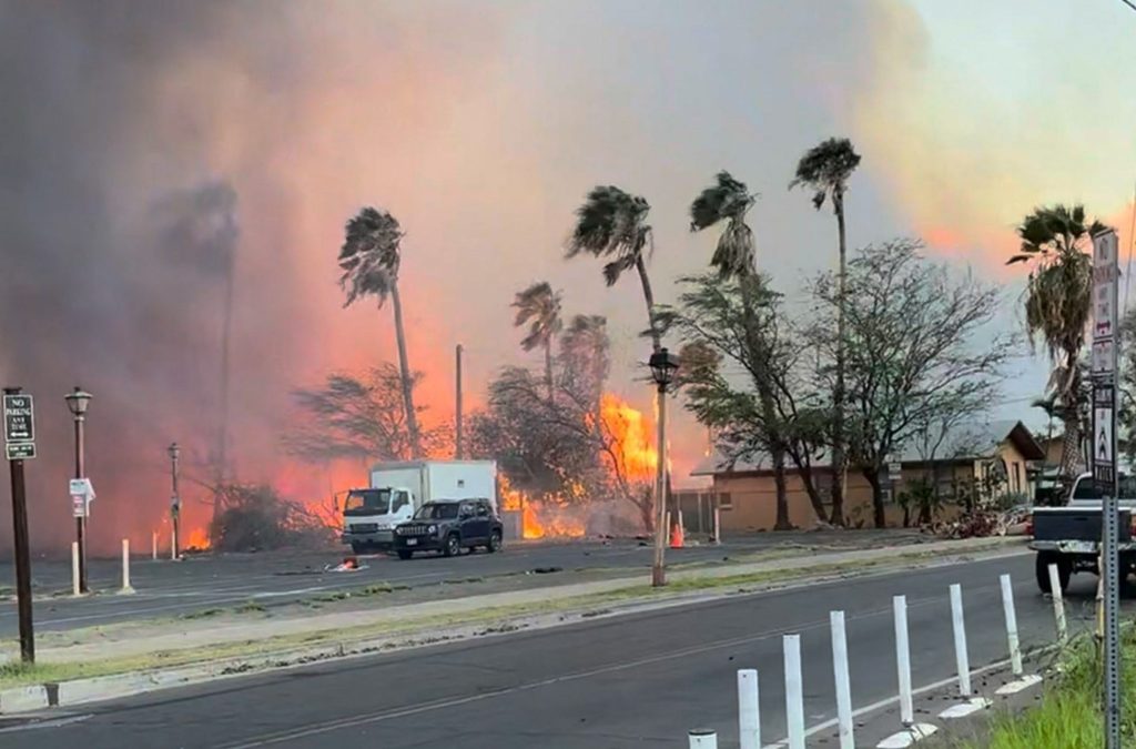 ΥΠΕΞ: «Βαθιά θλίψη για τις φονικές πυρκαγιές στη Χαβάη»