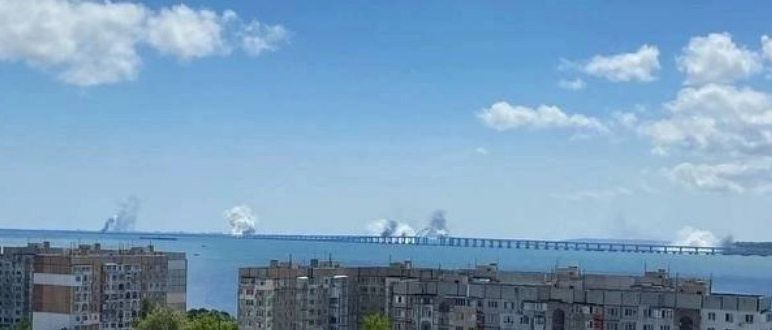 Μόσχα για την επίθεση στη γέφυρα της Κριμαίας: «Τέτοιες βάρβαρες ενέργειες δεν θα μείνουν αναπάντητες»