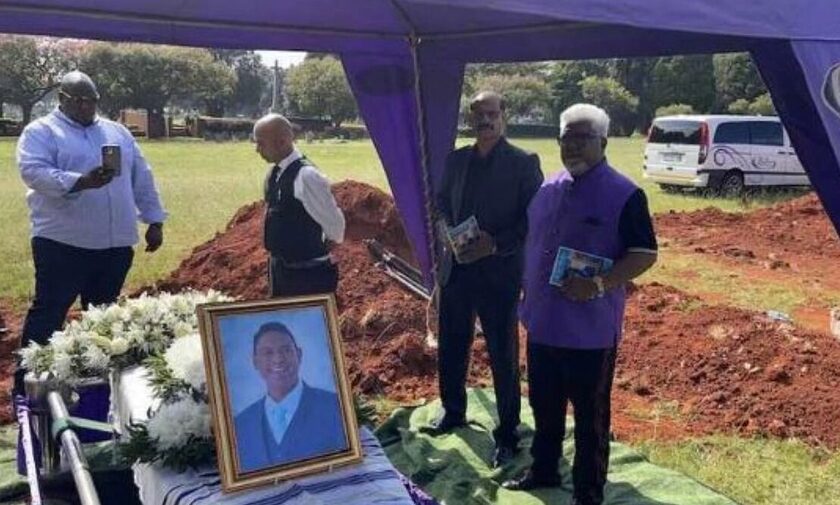 Ο νοτιοαφρικανός πάστορας που θάφτηκε δύο χρόνια μετά τον θάνατό του επειδή η οικογένεια περίμενε την ανάστασή του