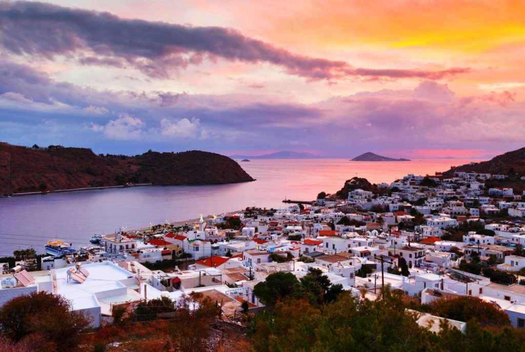 Πάτμος: Το νησί του Αιγαίου με μια από τις πιο ανεπιτήδευτα σικάτες και εντυπωσιακές Χώρες (φώτο)