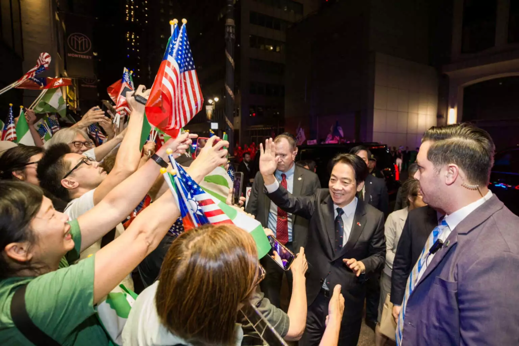Το ΥΠΕΞ της Κίνας καταδίκασε την επίσκεψη του αντιπροέδρου της Ταιβάν στις ΗΠΑ