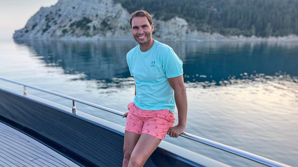 Στον Πόρο ο θρύλος του τένις Ράφα Ναδάλ – Συνεχίζει τις διακοπές του στην Ελλάδα (φωτο)