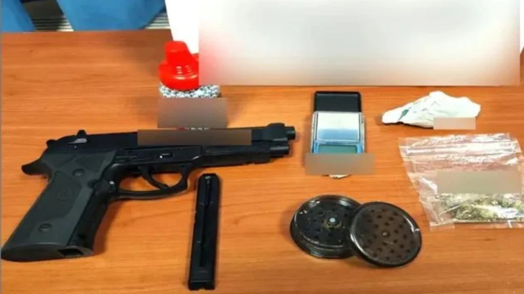Συνελήφθη αλλοδαπός διακινητής ναρκωτικών με όπλο στη Σκιάθο