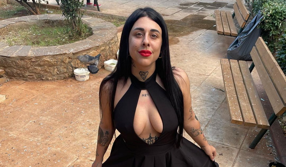 Συνεχίζει να προκαλεί η Σούπερ Κική: «Δεν ήξερα τον Σταύρο Ξαρχάκο και χεστ…κε η φοράδα!»