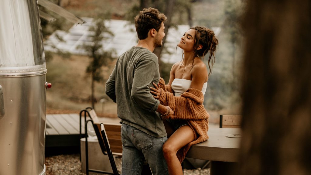 Έτσι θα καταλάβετε αν ένας άντρας θέλει να είναι σε μια αφοσιωμένη σχέση μαζί σας – Οι πέντε παράγοντες