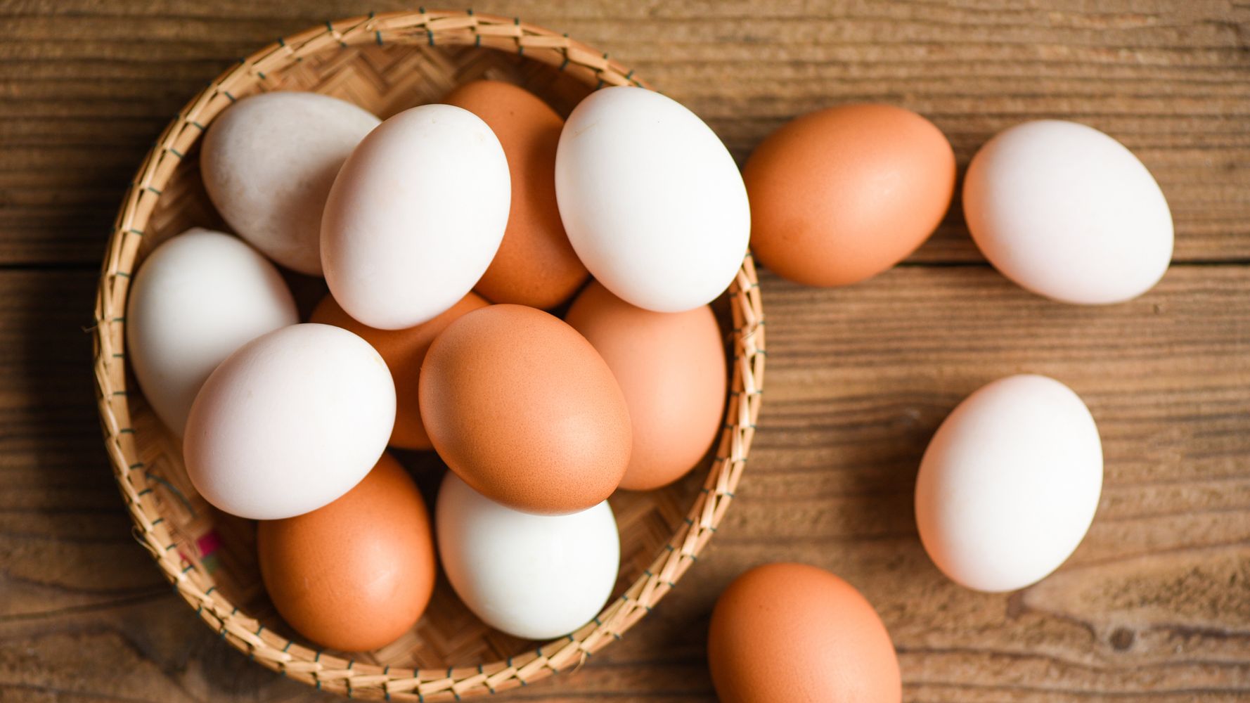 Το γνωρίζατε; – Για ποιο λόγο υπάρχουν λευκά και καφέ αυγά;